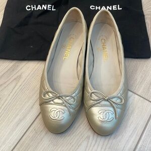 Chanel Ballerina CC beige/gold ballet flats